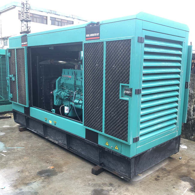 280kw環(huán)保靜音型康明斯二手發(fā)電機(jī)