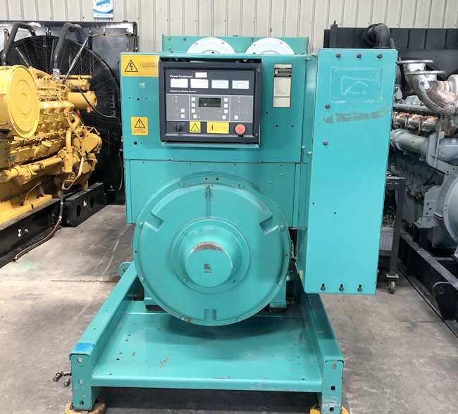 進口康明斯1100kw二手發(fā)電機組