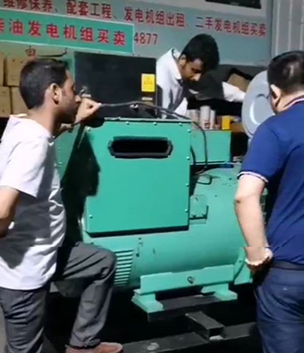 巴基斯坦發(fā)電機(jī)客戶參觀怡遠(yuǎn)發(fā)電機(jī)公司